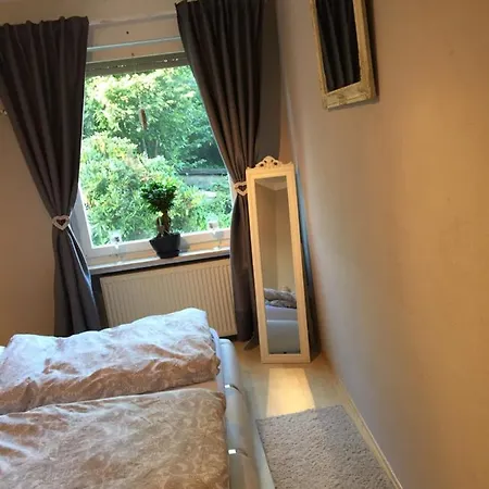 Whg 21 Mit Garten Und Terrasse 130 Qm Apartment Wuppertal